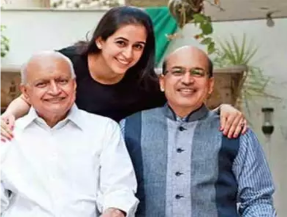 Law & behold the BFFs